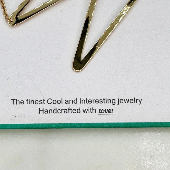 New CAI Cool and Interesting Initial M or W Neccklace Gold-tone On Card - Picture 6 of 7